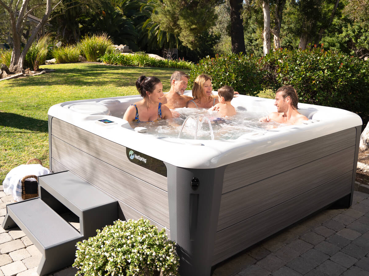 Top 5 Reasons to Buy Your Family a Hot Tub 